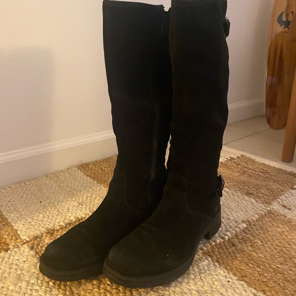 La CANADIENNE Black Suede Boots